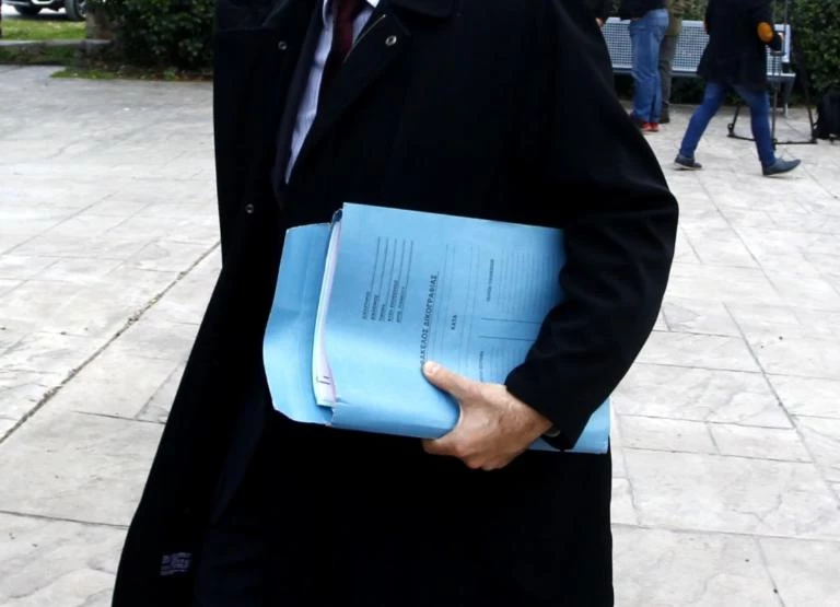 Αποκαλυπτική έρευνα της Εrnst & Υoung: Διαδεδομένη η διαφθορά στην Ελλάδα!